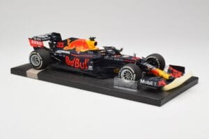Red Bull RB16 #33 M. Verstappen Abu Dhabi GP Winner 2020 Minichamps 1:18 113201733 Métal Moulé — image 4 sur 6
