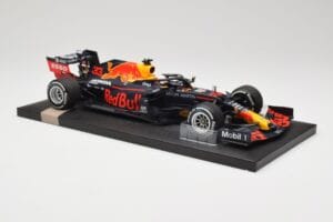 Red Bull RB16 #33 M. Verstappen Red Bull Racing 70th Anniversary GP Winner 2020 Minichamps 1:18 113200533-M1 Résine — image 4 sur 7