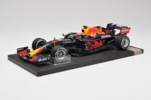 Red Bull RB16B #33 M. Verstappen Dutch GP Winner 2021 Minichamps 1:18 113212533 Métal Moulé — image 2 sur 7