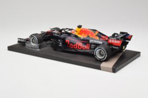 Red Bull RB16B #33 M. Verstappen Dutch GP Winner 2021 Minichamps 1:18 113212533 Métal Moulé — image 5 sur 7