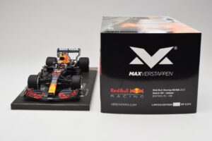 Red Bull RB16B #33 M. Verstappen Dutch GP Winner 2021 Minichamps 1:18 113212533 Métal Moulé — image 7 sur 7