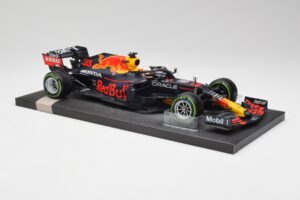 Red Bull RB16B #33 M. Verstappen Emilia Romagna GP Winner 2021 Minichamps 1:18 113210233T Métal Moulé — image 4 sur 6
