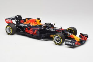 Red Bull RB16B #33 M. Verstappen Emilia Romagna GP Winner Mid Race Tyres 2021 Minichamps 1:18 110210133 Métal Moulé — image 4 sur 7