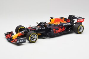 Red Bull RB16B #33 M. Verstappen Emilia Romagna GP Winner Mid Race Tyres 2021 Minichamps 1:18 110210133 Métal Moulé
