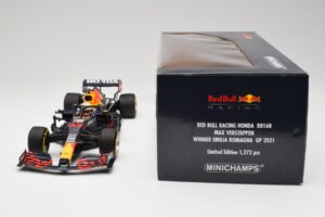 Red Bull RB16B #33 M. Verstappen Emilia Romagna GP Winner Mid Race Tyres 2021 Minichamps 1:18 110210133 Métal Moulé — image 7 sur 7