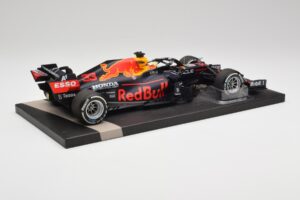 Red Bull RB16B #33 M. Verstappen Styrian & Austrian GP Winner 2021 Minichamps 1:18 113210933 Métal Moulé — image 3 sur 6