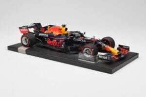 Red Bull RB16B #33 M. Verstappen Abu Dhabi GP 2021 Winner Missing Figurine & Pitboard Minichamps 1:18 113212333 Résine — image 4 sur 7