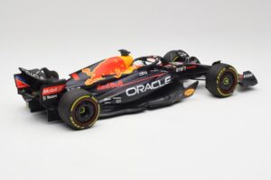 Red Bull RB18 #1 M. Verstappen France GP Winner 2022 Minichamps 1:18 110221201 Métal Moulé — image 2 sur 7