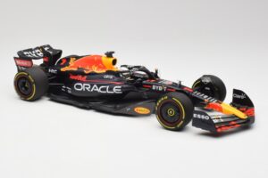 Red Bull RB18 #1 M. Verstappen France GP Winner 2022 Minichamps 1:18 110221201 Métal Moulé — image 4 sur 7
