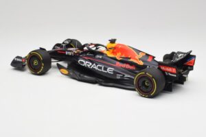 Red Bull RB18 #1 M. Verstappen France GP Winner 2022 Minichamps 1:18 110221201 Métal Moulé — image 5 sur 7