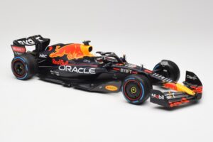 Red Bull RB18 #1 M. Verstappen Monaco GP 3rd Wet 2022 Minichamps 1:18 110220701 Métal Moulé — image 4 sur 7