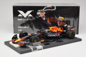 Red Bull RB18 #1 M. Verstappen Emilia Romagna GP 2022 Winner Minichamps 1:18 113220401 Résine — image 7 sur 7