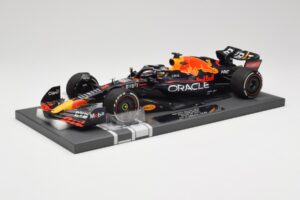 Red Bull RB18 #1 M. Verstappen Miami GP 2022 Winner Minichamps 1:18 113220301 Résine — image 2 sur 7