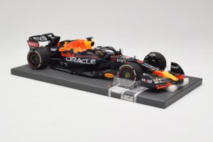 Red Bull RB18 #1 M. Verstappen Miami GP 2022 Winner Minichamps 1:18 113220301 Résine — image 4 sur 7