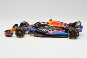 Red Bull RB19 #1 M. Verstappen Austin GP Winner 2023 Minichamps 1:18 110231901 Métal Moulé — image 3 sur 6