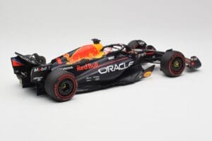 Red Bull RB19 #1 M. Verstappen Qatar Sprint Race 2nd WC 2023 Minichamps 1:18 110231801 Métal Moulé — image 2 sur 6