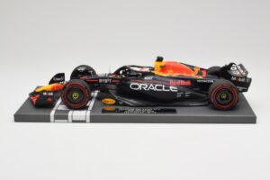 Red Bull RB19 Oracle #1 M. Verstappen Australian GP 2023 Winner Minichamps 1:18 113230301 Résine