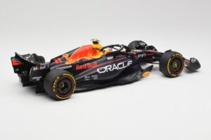 Red Bull RB19 #11 S. Perez Italian GP 2nd 2023 Minichamps 1:18 110231511 Métal Moulé — image 5 sur 6
