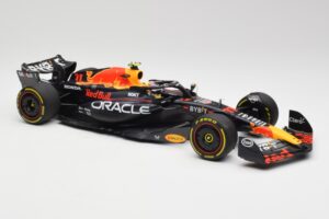 Red Bull RB19 #11 S. Perez Italian GP 2nd 2023 Minichamps 1:18 110231511 Métal Moulé — image 6 sur 6