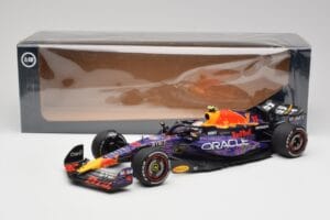 Red Bull RB19 #11 S. Perez Las Vegas GP 3rd 2023 Minichamps 1:18 110232211 Métal Moulé — image 6 sur 6
