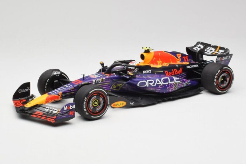Red Bull RB19 #11 S. Perez Las Vegas GP 3rd 2023 Minichamps 1:18 110232211 Métal Moulé