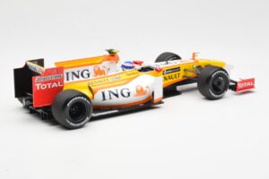 Renault F1 Team R29 #10 R. Grosjean F1 2009 Minichamps 1:18 150090108 Métal Moulé — image 2 sur 6