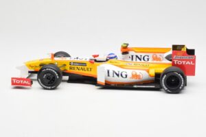 Renault F1 Team R29 #10 R. Grosjean F1 2009 Minichamps 1:18 150090108 Métal Moulé — image 3 sur 6