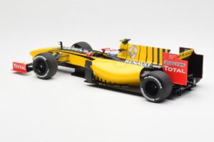 Renault F1 Team R30 #11 V. Petrov Showcar F1 2010 Minichamps 1:18 150100082 Métal Moulé — image 5 sur 6