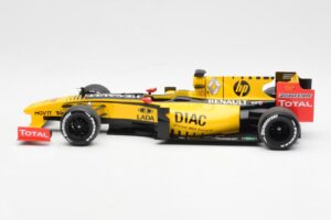 Renault R30 R. Kubica / V. Petrov F1 Showcar 2010 Minichamps 1:18 7711428831 Métal Moulé — image 3 sur 6