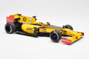 Renault R30 R. Kubica / V. Petrov F1 Showcar 2010 Minichamps 1:18 7711428831 Métal Moulé — image 4 sur 6