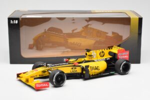 Renault R30 R. Kubica / V. Petrov F1 Showcar 2010 Minichamps 1:18 7711428831 Métal Moulé — image 6 sur 6