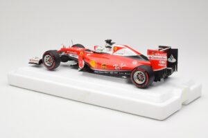 Scuderia Ferrari SF16-H #5 S. Vettel Italian GP 2016 BBR 1:18 BBR181625 Métal Moulé — image 5 sur 7