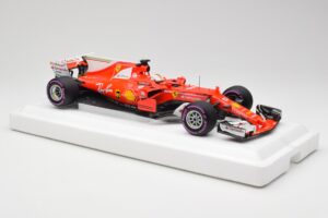 Scuderia Ferrari SF70H #5 S. Vettel Winner Australian GP 2017 BBR 1:18 BBR181705 Métal Moulé — image 4 sur 7