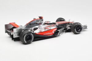 McLaren MP4-22 Mercedes #1 F. Alonso Showcar 2007 Minichamps 1:18 533071871 Métal Moulé — image 2 sur 6