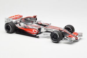 McLaren MP4-22 Mercedes #1 F. Alonso Showcar 2007 Minichamps 1:18 533071871 Métal Moulé — image 4 sur 6