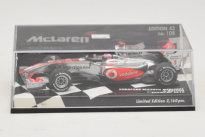 Vodafone McLaren Mercedes MP4-25 J. Button F1 Showcar 2010 Minichamps 1:43 530104371 Métal Moulé — image 5 sur 5