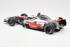 McLaren MP4-23 Mercedes #23 H. Kovalainen 2008 Minichamps 1:18 530081823 Métal Moulé — image 5 sur 6