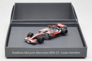 McLaren MP4-23 Mercedes #22 L. Hamilton F1 World Champion 2008 Minichamps 1:43 B66962422 Métal Moulé — image 4 sur 4