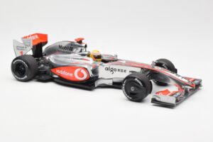 McLaren MP4-24 #1 L. Hamilton 2009 Dealer Edition Minichamps 1:18 503091801 Métal Moulé — image 4 sur 6