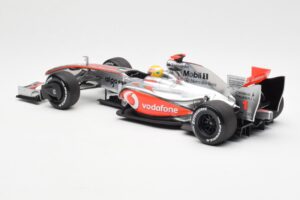 McLaren MP4-24 #1 L. Hamilton 2009 Dealer Edition Minichamps 1:18 503091801 Métal Moulé — image 5 sur 6