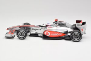 McLaren MP4-25 Vodafone #1 J. Button F1 2010 Minichamps 1:18 530101871-R1 Métal Moulé — image 3 sur 7