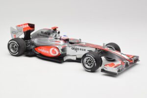McLaren MP4-25 Vodafone #1 J. Button F1 2010 Minichamps 1:18 530101871-R1 Métal Moulé — image 4 sur 7