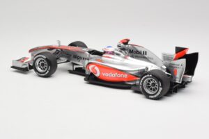 McLaren MP4-25 Vodafone #1 J. Button F1 2010 Minichamps 1:18 530101871-R1 Métal Moulé — image 5 sur 7