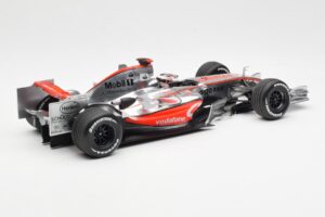 McLaren MP4-22 Mercedes #1 F. Alonso Presentation Valencia 2007 Minichamps 1:18 538071871 Métal Moulé — image 2 sur 6