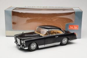 Facel Vega HK500 Noir Sun Star 1:18 3751 Métal Moulé — image 8 sur 8
