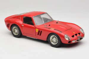 Ferrari 250 GTO Rouge Bburago 1:18 B003 Métal Moulé — image 6 sur 8