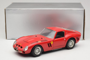 Ferrari 250 GTO Rouge Bburago 1:18 B003 Métal Moulé — image 8 sur 8