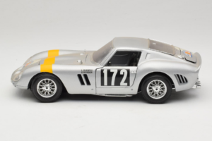 Ferrari 250 GTO #172 Tour de France 1964 Bburago 1:18 7011 Métal Moulé — image 4 sur 8