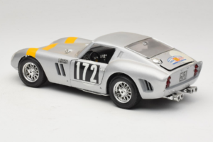 Ferrari 250 GTO #172 Tour de France 1964 Bburago 1:18 7011 Métal Moulé — image 7 sur 8