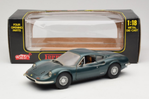 Ferrari 246 GT Dino Vert Anson 1:18 30359 Métal Moulé — image 8 sur 8